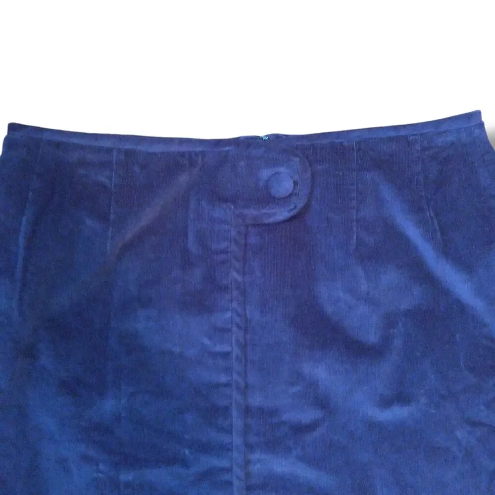 Crown and Ivy Aline Velvet Corduroy Skirt-Size 8-Lined-Button Detail-Zip Close